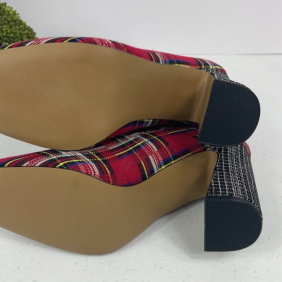 BETSEY JOHNSON
BLANCHE RHINESTONE ZIP UP ANKLE BOOTS Sz 7.5 - Picture 9 of 12